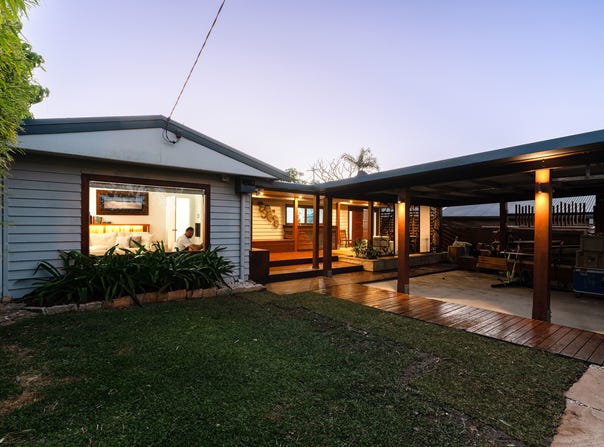 10 Brooke Avenue, Southport, Qld 4215