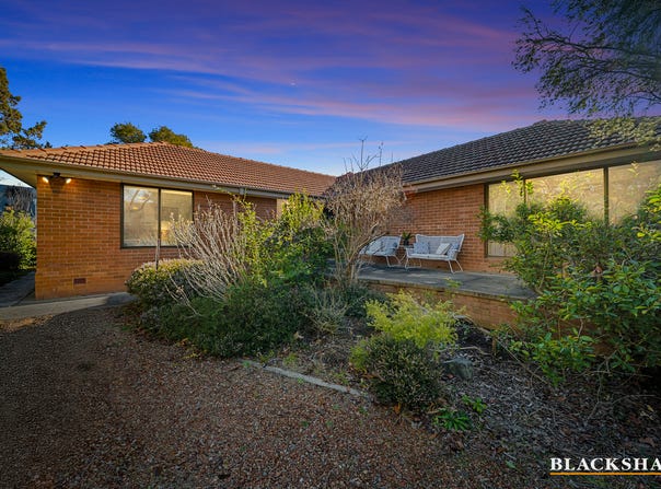 4 Vaughan Gardens, Narrabundah, ACT 2604