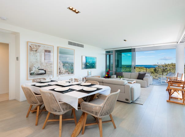 30404 Ephraim Island Parade, Paradise Point, Qld 4216