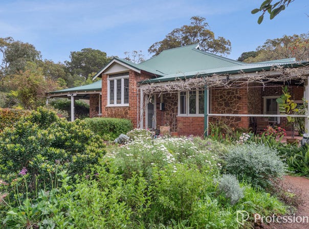 172 Lesmurdie Road, Lesmurdie, WA 6076