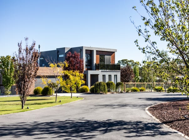 9 Dino Court, Junortoun, Vic 3551