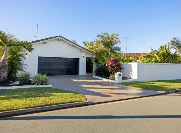 3 Andrew Avenue, Broadbeach Waters, Qld 4218