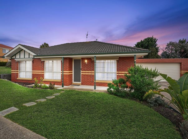 8 Amarina Crescent, Grovedale, Vic 3216