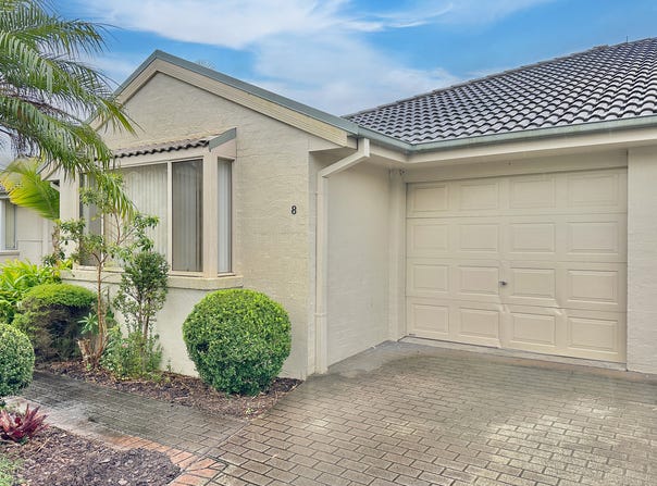 8/2 James Foster Drive, Black Head, NSW 2430