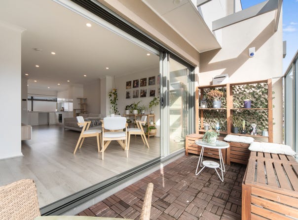 4/12 William Street, Cranbourne, Vic 3977