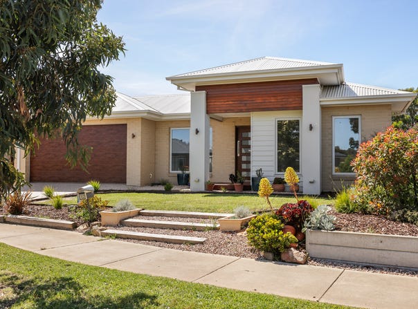 12 Seacrest Drive, Cowes, Vic 3922