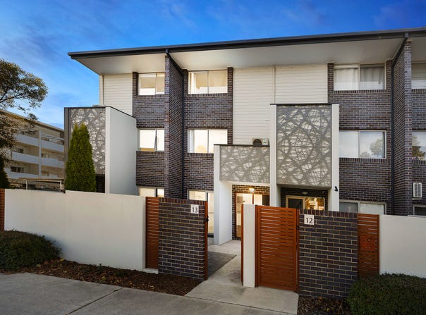 13/2 Clare Burton Crescent, Franklin, ACT 2913