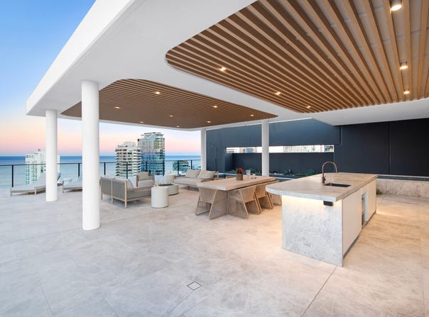 25 Woodroffe Avenue, Main Beach, Qld 4217