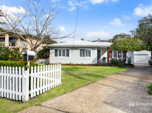 23 Sandy Point Road, Corlette, NSW 2315