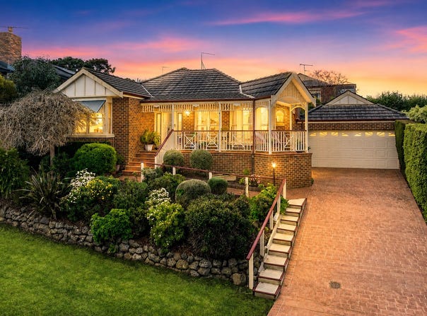 12 Triumph Court, Highton, Vic 3216