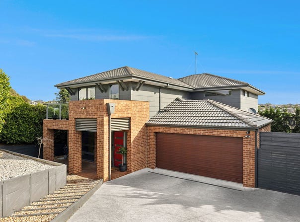 19 Stoneleigh Crescent, Highton, Vic 3216