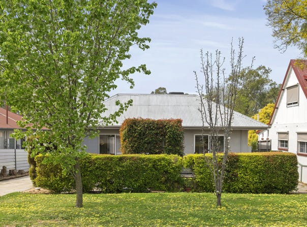 8 Braintree Avenue, Corowa, NSW 2646
