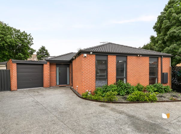 2/68 Kernan Street, Strathmore, Vic 3041