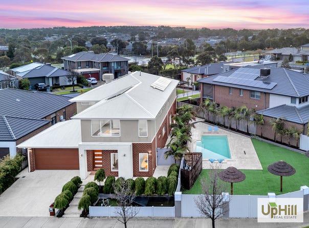 4 Riverbank Close, Clyde North, Vic 3978