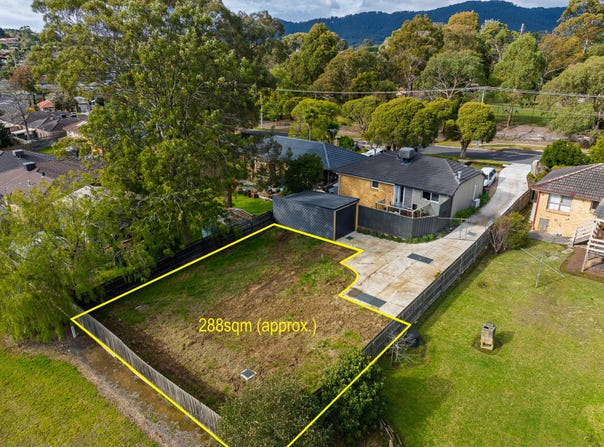 2/19 Lawson Road, Mooroolbark, Vic 3138