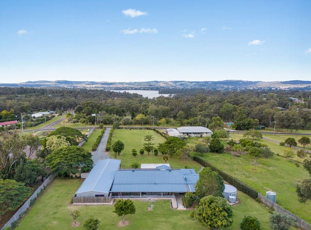 141 Lakes Drive, Laidley Heights, Qld 4341