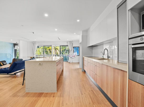6/2 Philippine Parade, Palm Beach, Qld 4221