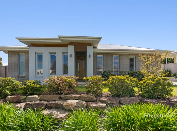 1/10 Murndal Place, Bourkelands, NSW 2650
