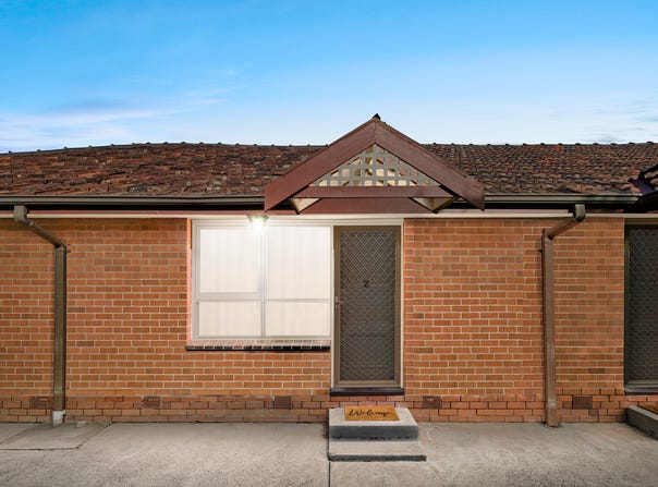 2/11 Carmen Street, Newport, Vic 3015