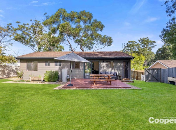 4 Bushland Avenue, Mollymook Beach, NSW 2539