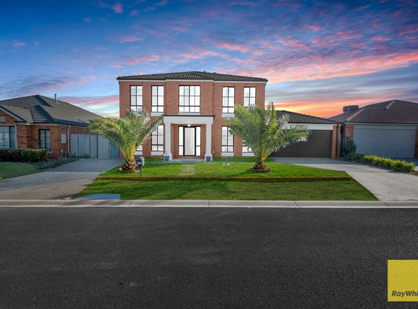 18 Carlyon Close, Melton West, Vic 3337