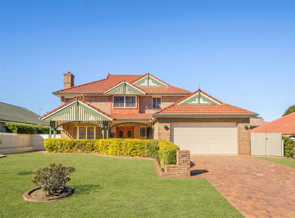 33 Castle Hill Drive, Murrumba Downs, Qld 4503