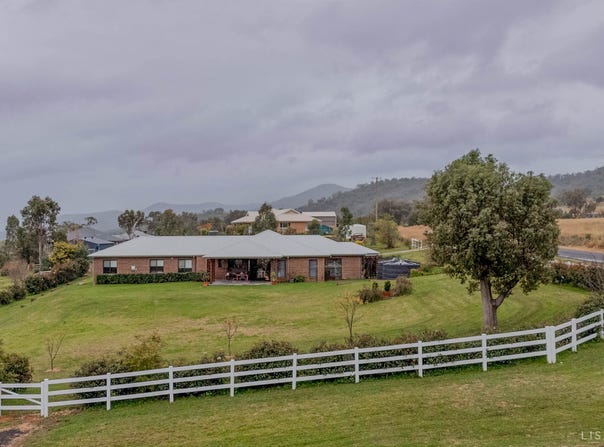 2 Bowdens Lane, Moore Creek, NSW 2340