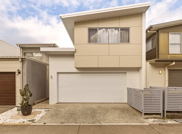 4 Fraser Avenue, Maroochydore, Qld 4558