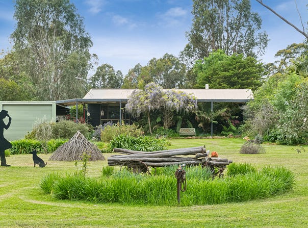 22 Golf Links Lane, Heathcote, Vic 3523
