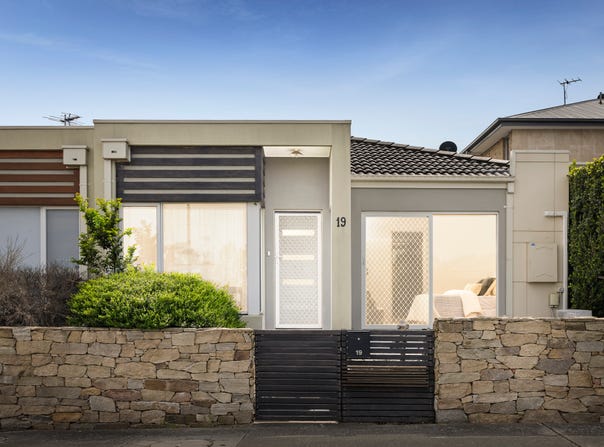 19 Destination Drive, Greenvale, Vic 3059