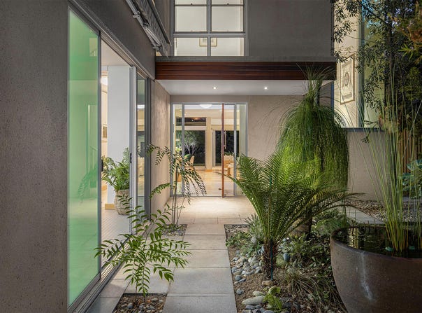 387 Brisbane Corso, Yeronga, Qld 4104