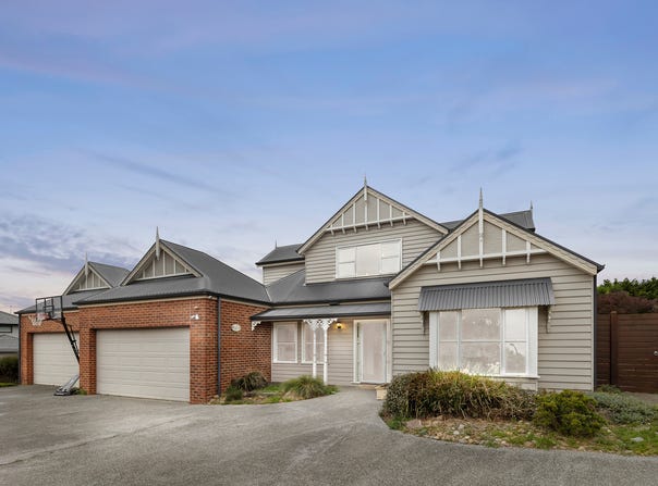 8 Waterview Drive, Mount Martha, Vic 3934