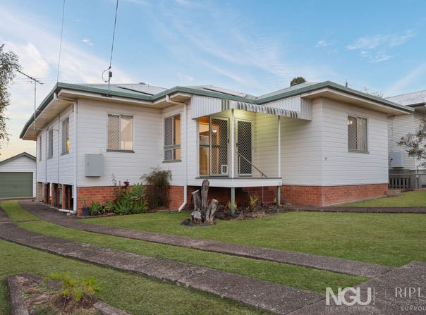 19 Dorothy Street, Silkstone, Qld 4304