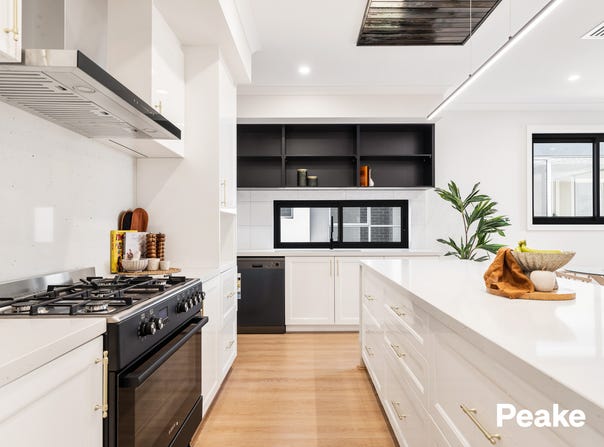 8 Sunburnt Circuit, Clyde North, Vic 3978