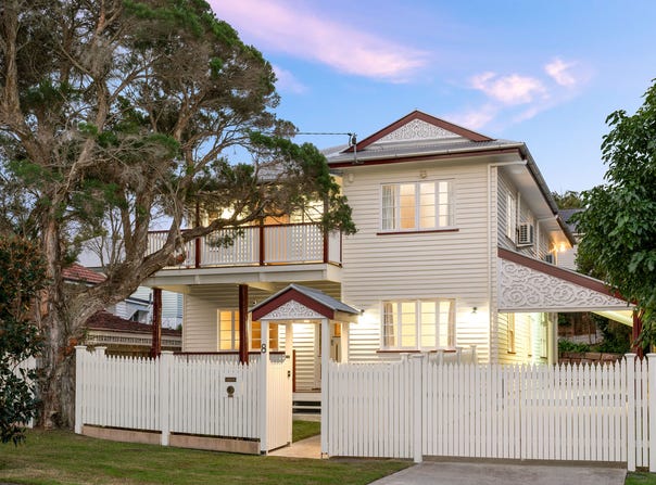 8 Smith Street, Holland Park, Qld 4121