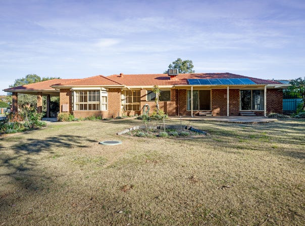 5 Grange Court, Thurgoona, NSW 2640