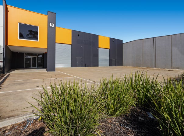 13 Sahra Grove, Carrum Downs, Vic 3201