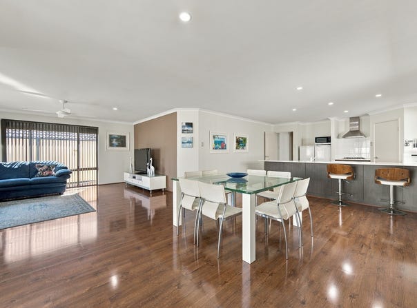 10 Shoreline Gardens, Yangebup, WA 6164