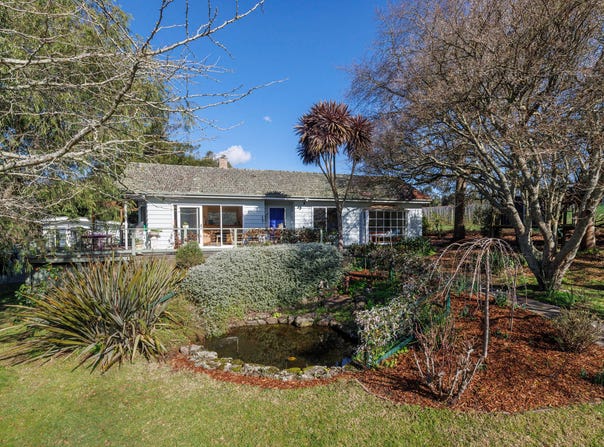 75 Arthurs Seat Road, Red Hill, Vic 3937