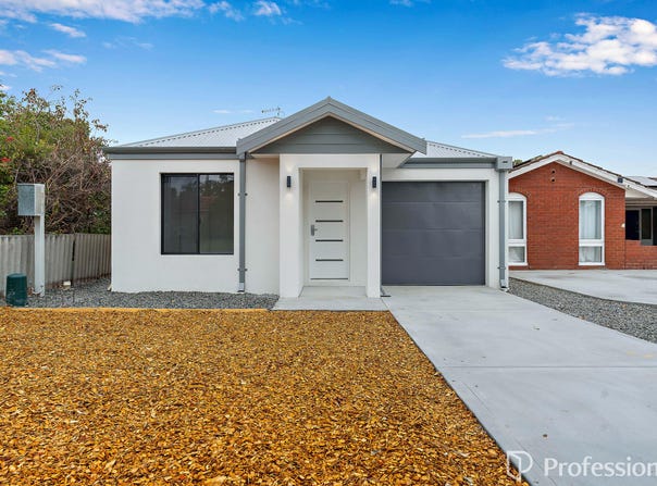 2A Carleton Crescent, Forrestfield, WA 6058