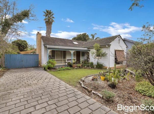 8 Kananook Avenue, Seaford, Vic 3198