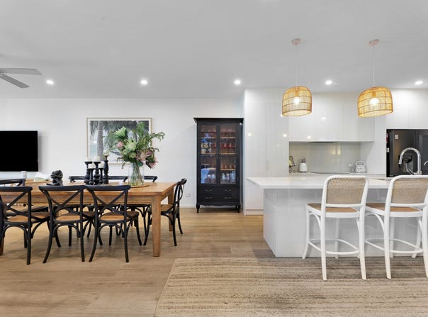 20a Sunshine Parade, Miami, Qld 4220