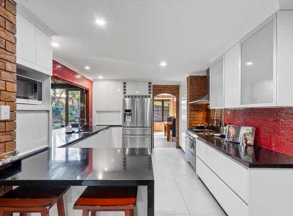 16 Albany Forest Drive, Albany Creek, Qld 4035