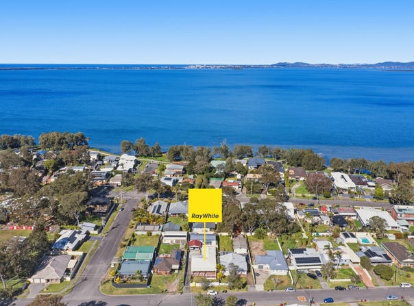 27 & 27a Cadonia Road, Tuggerawong, NSW 2259