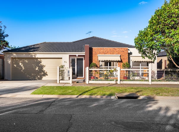 12 Hillwood Close, Hamlyn Heights, Vic 3215