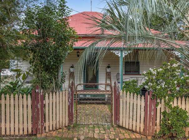 228 Perth Street, South Toowoomba, Qld 4350