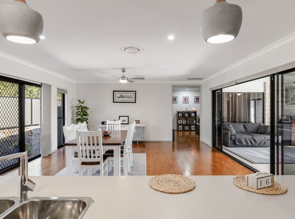 4 Kurrajong Road, Gatton, Qld 4343