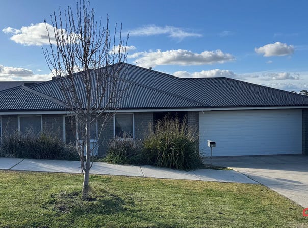 121 Bradman Drive, Boorooma, NSW 2650