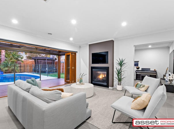 30 McCallum Drive, Cranbourne East, Vic 3977