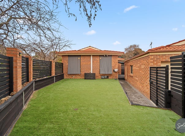2/18 Harry Hopman Circuit, Gordon, ACT 2906